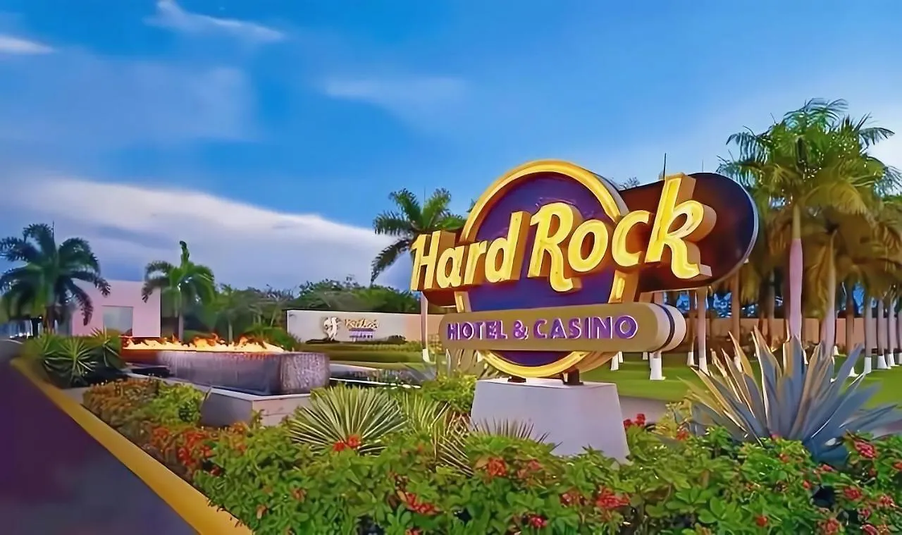 Hermoso Apartamento Cana Rock Star Acceso Directo A La Piscina C-105, C-106, B-102 Y B-104 contacts